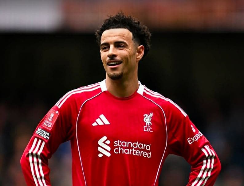 Curtis Jones nuk është kundër largimit nga Liverpool