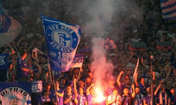 Schalke siguron ngjitjen në Bundesliga, pas tri sezonesh mungesë