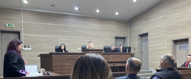 Fillon rigjykimi në mungesë ndaj të akuzuarit për krime lufte, Çedomir Aksiq