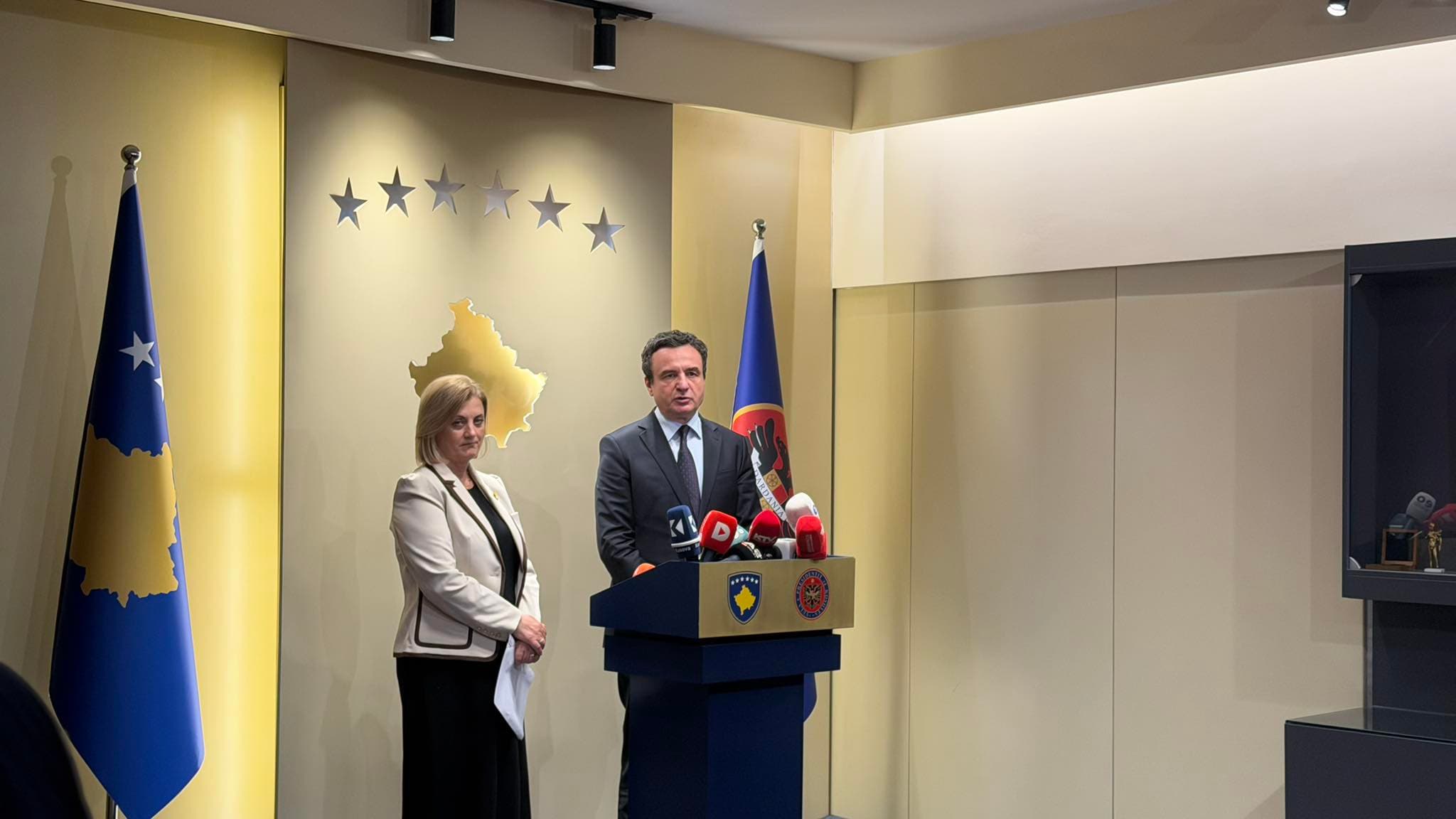 Haxhiu për konferencën Kurti-Rushiti në Presidencë: Institucionet s’janë private, janë publike