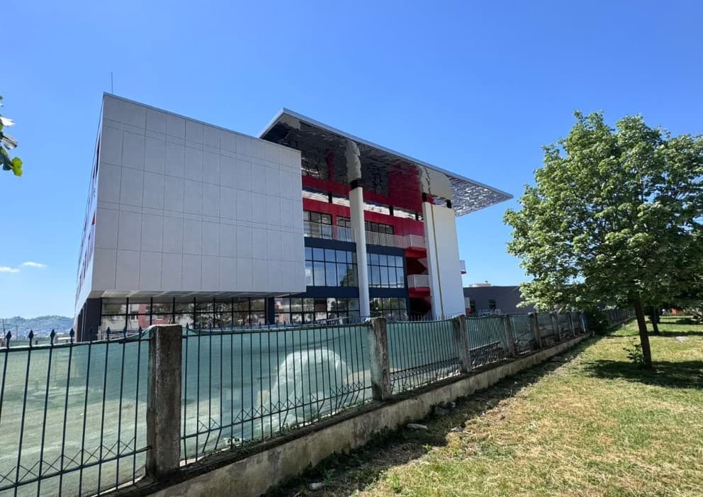 Rama ndan pamje nga shkolla e re në Kamëz: Do të mirëpresë 520 nxënës në kushte dinjitoze