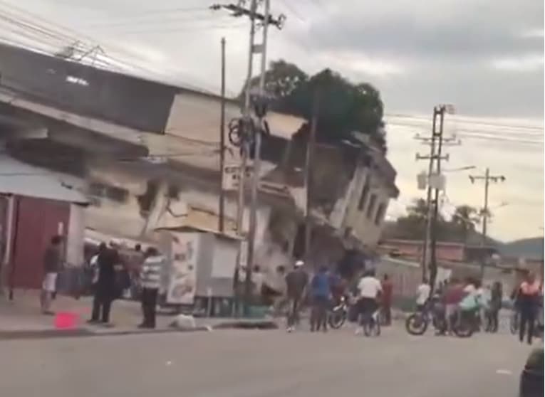 Ndërtesat u shembën plotësisht, pamje të tmerrshme nga dëmi që shkaktoi tërmeti në Venezuelë