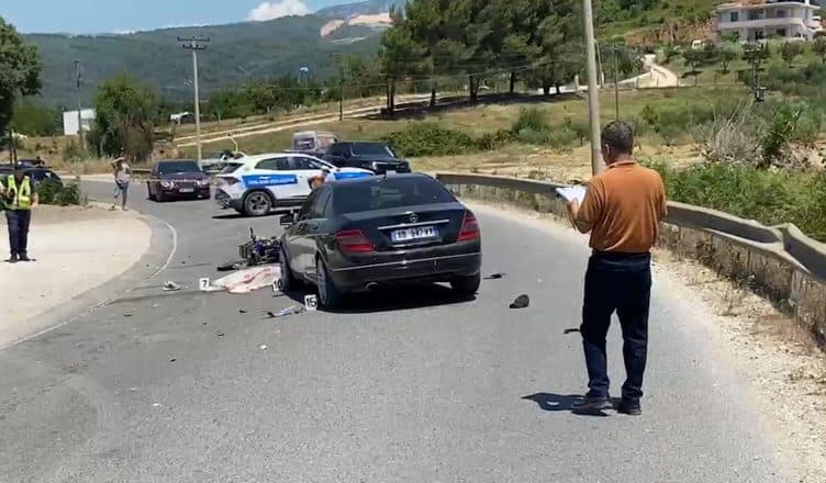 Aksident fatal në Shqipëri, humb jetën motoristi, arrestohet shoferi 24-vjeçar