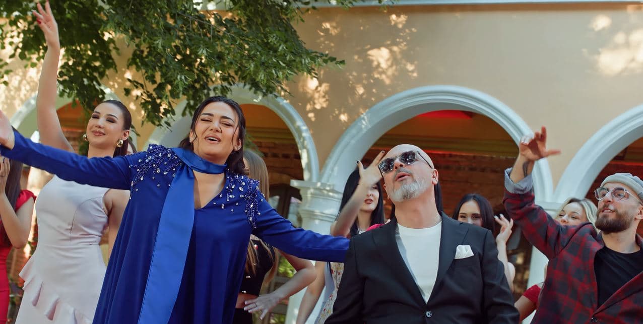 “Ju urova”, Sidrit Bejleri dhe Albina Kelmendi publikojnë bashkëpunimin e tyre (VIDEO)
