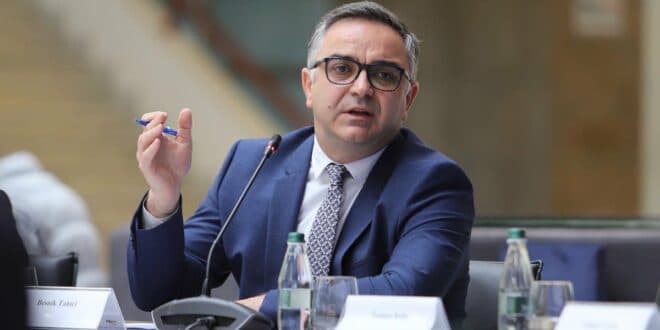 Tahiri: Kosova rrezikon të hyjë prapë në bllokadë institucionale 