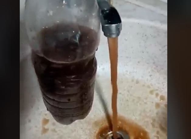 Banorët ankohen për ujë të ndotur në Shipashnicë të Kamenicës, iu erdhi pas 10-ditësh