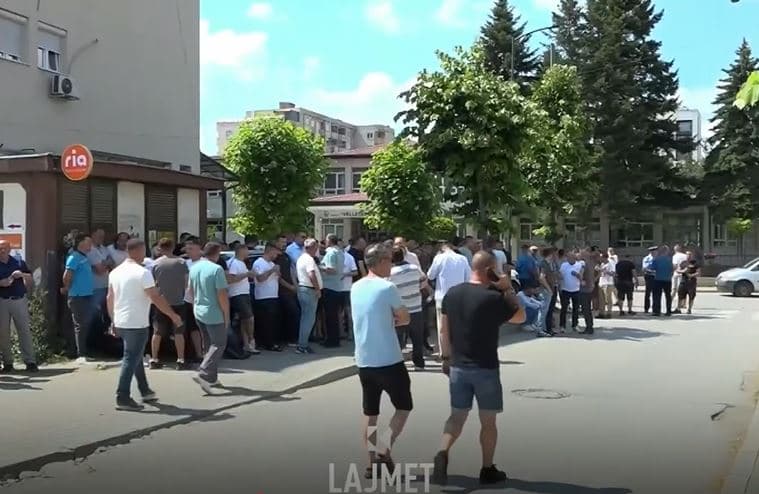 Protesta në Lipjan: Qytetarët kërkojnë lirimin e veteranit (VIDEO)