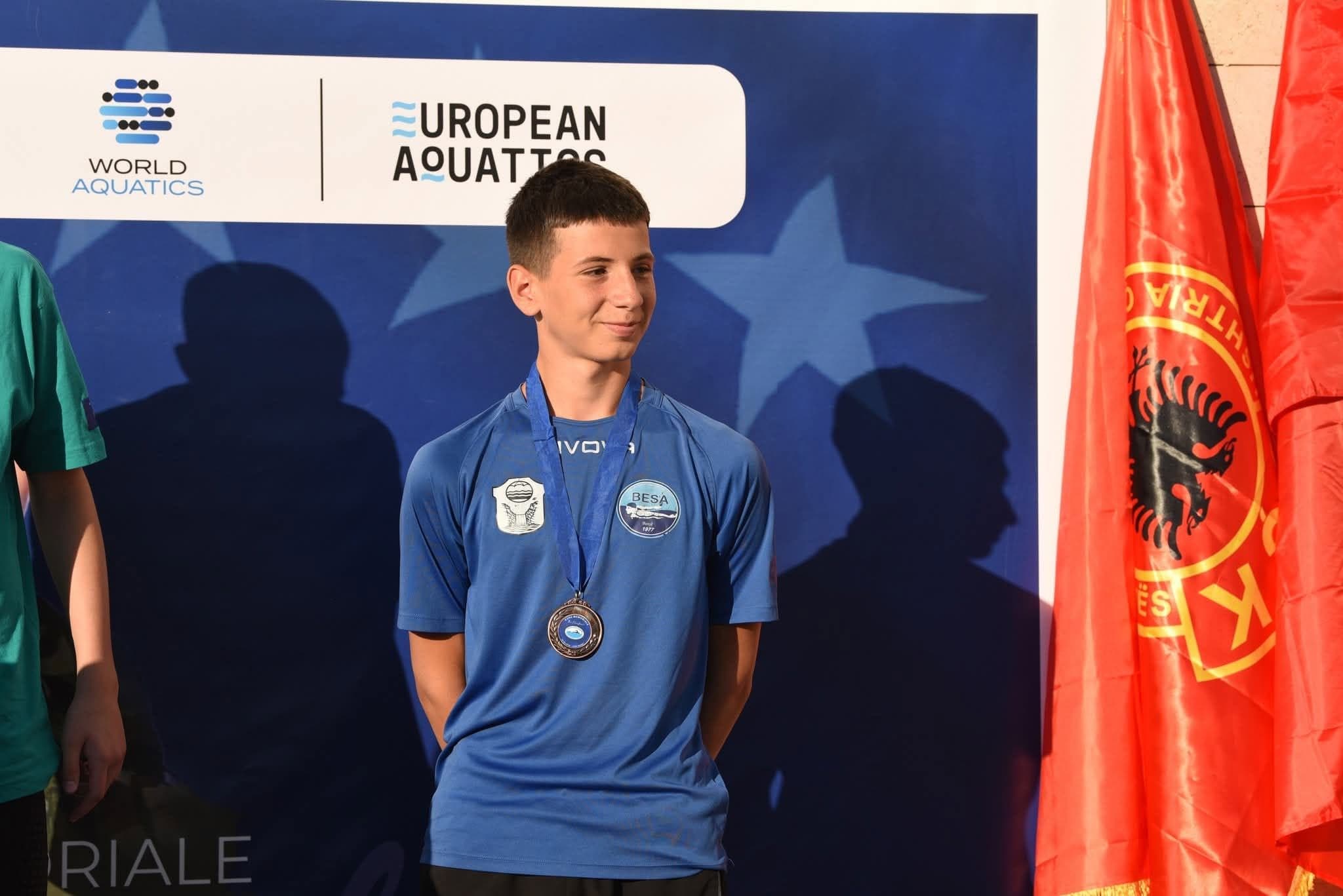 Dionis Krasniqi, talenti që po lë gjurmë në notin kosovar