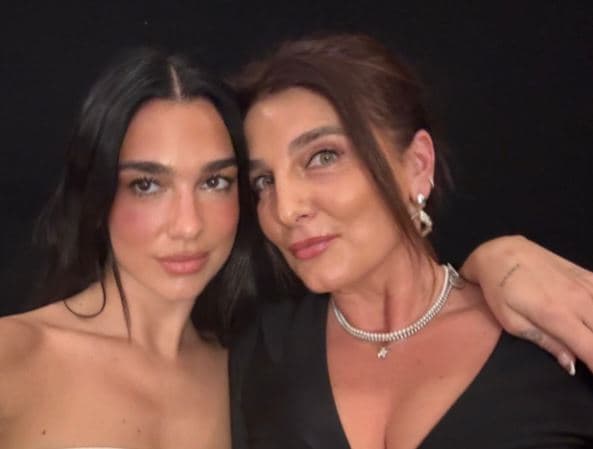 Dua Lipa emocionon me urimin për nënën: Mbretëresha e shtëpisë dhe zemrave tona!