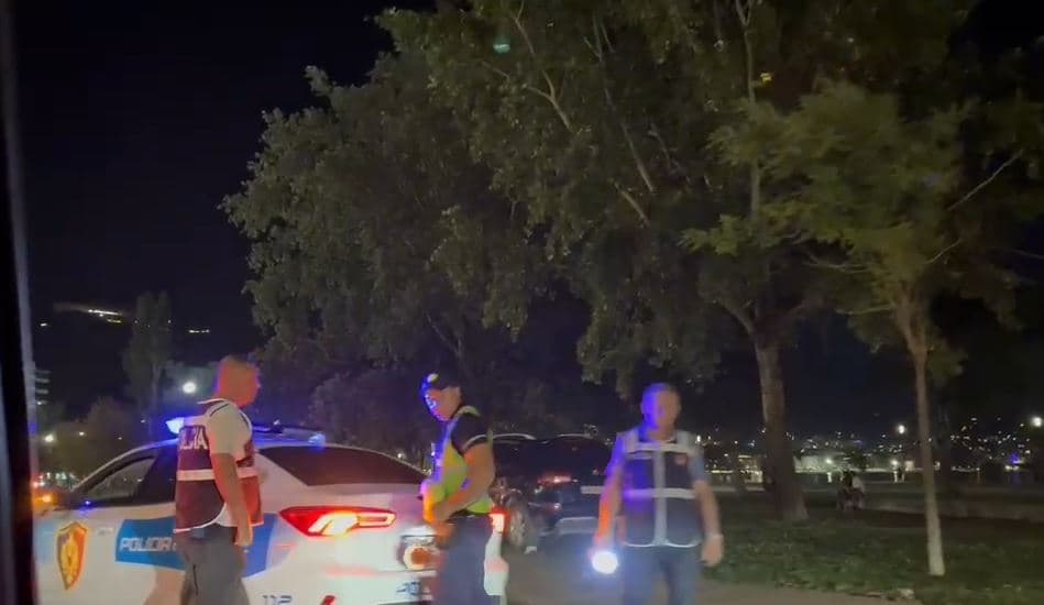 Motomjeti përplas të moshuarën në Vlorë, dërgohet me urgjencë në spital