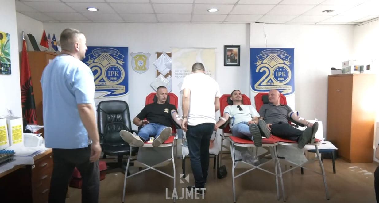 Humaniteti i Inspektoratit Policor: Ditëlindjen e festuan me dhurim gjaku (VIDEO)