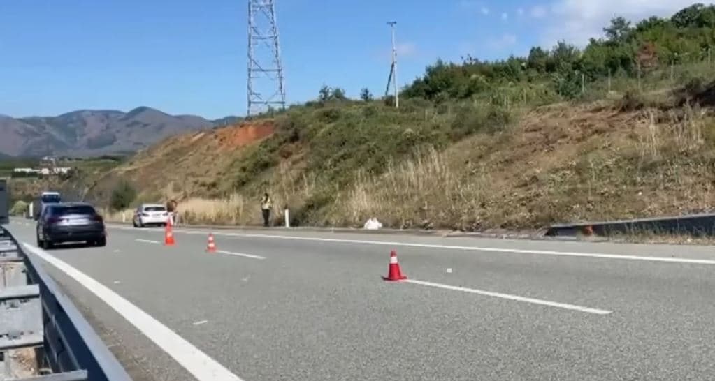 “Punonte kondukter”, zbulohen detaje nga vdekja tragjike e pejanit në Rrugën e Kombit (VIDEO)