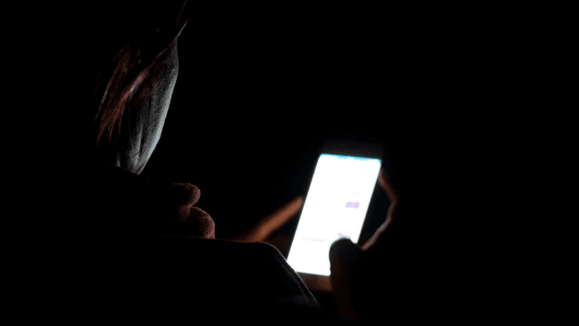 Dy vajza në veri kanosen me SMS nga një burrë, intervistohet i dyshuari