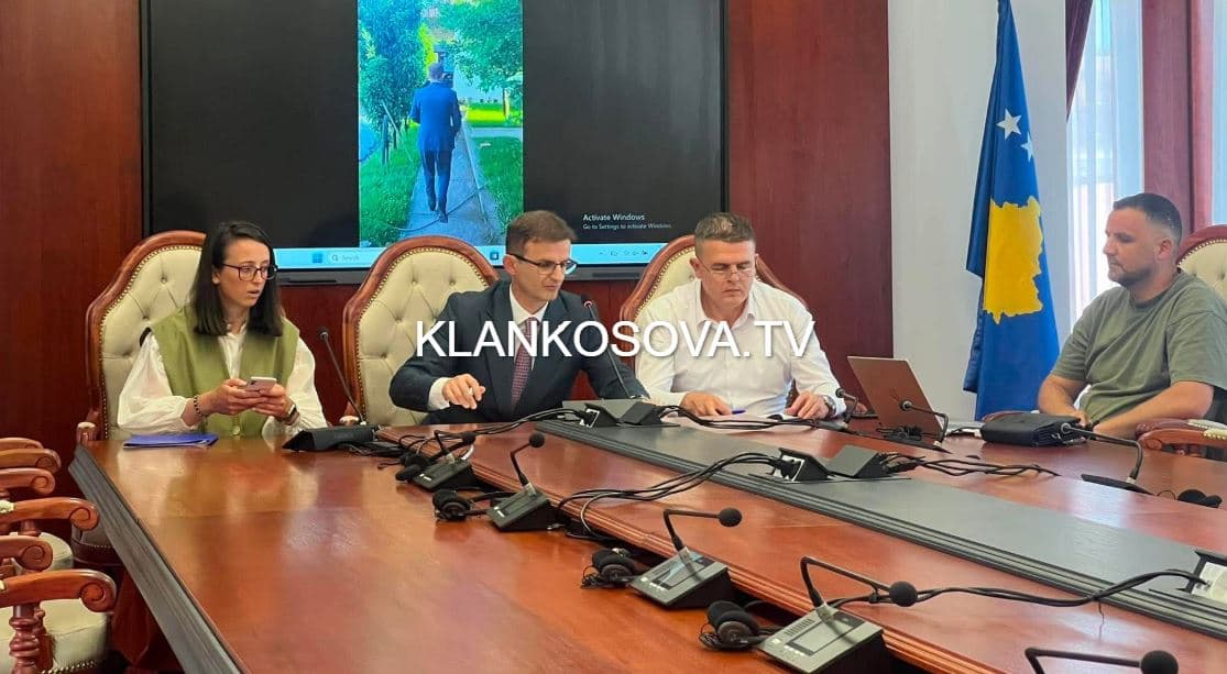 “Çanta ushtarake e mijëra euro”, krejt çka u konfiskua në operacionin për krime lufte
