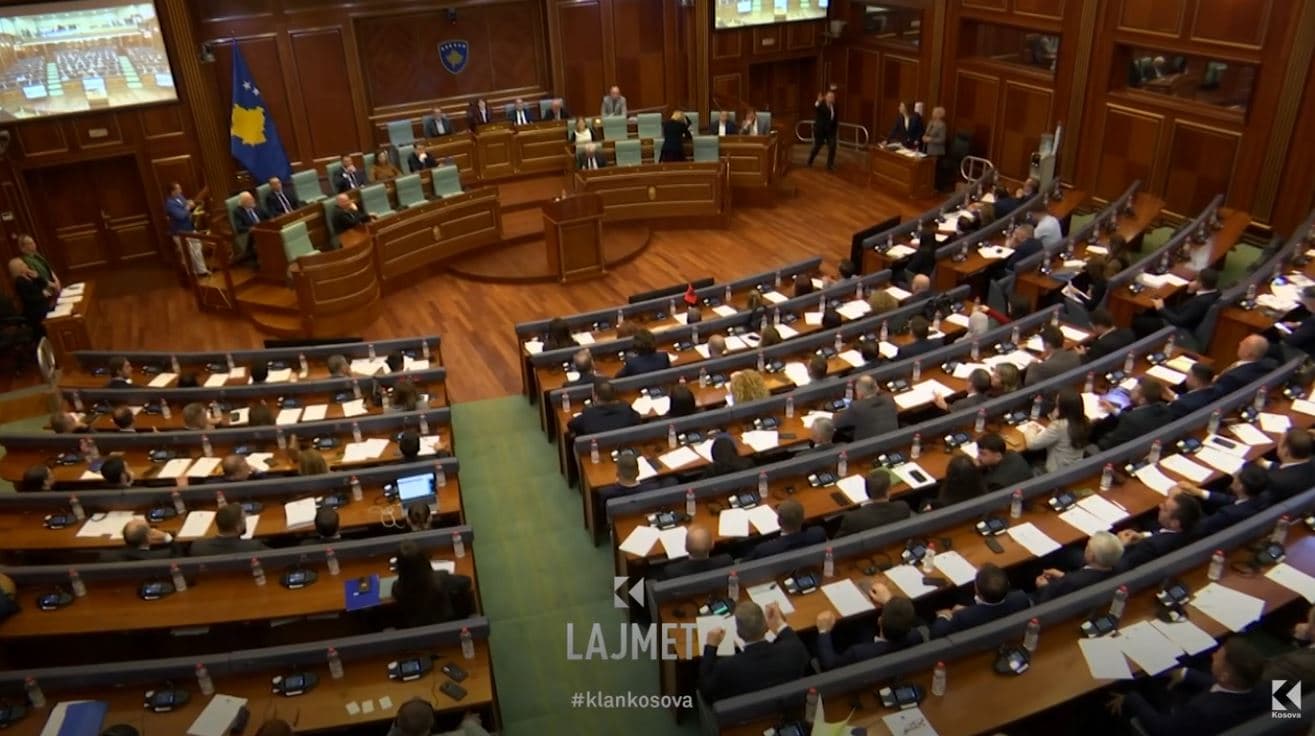 Sondazhi ndërkombëtar: Zgjedhjet e shpeshta, ulën besimin në parti (VIDEO)