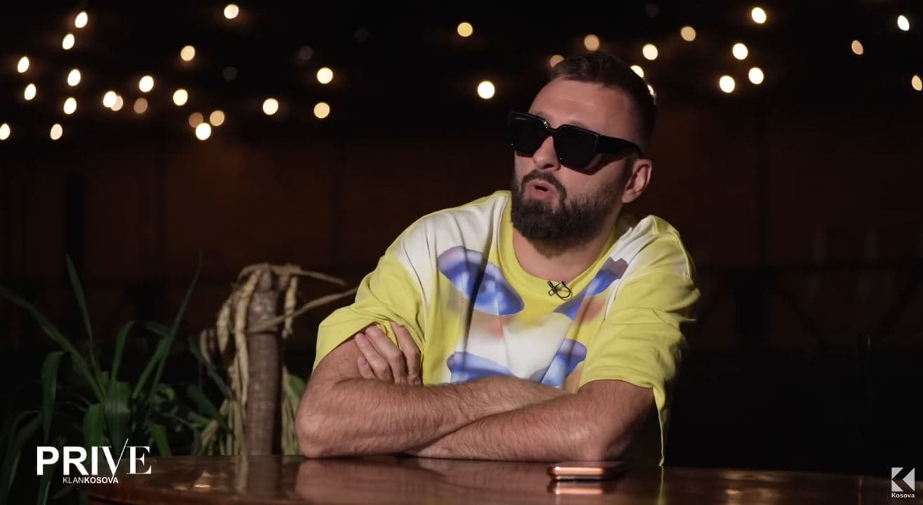 Një album kushtuar dashurisë: Kujt ia dedikoi Majk albumin? (VIDEO)