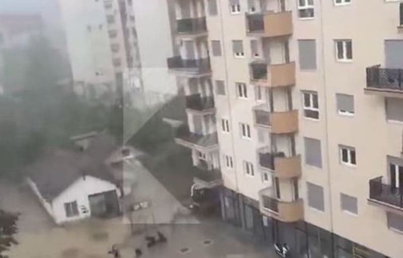 Fushë-Kosova përfshihet nga moti i paqëndrueshëm (VIDEO)