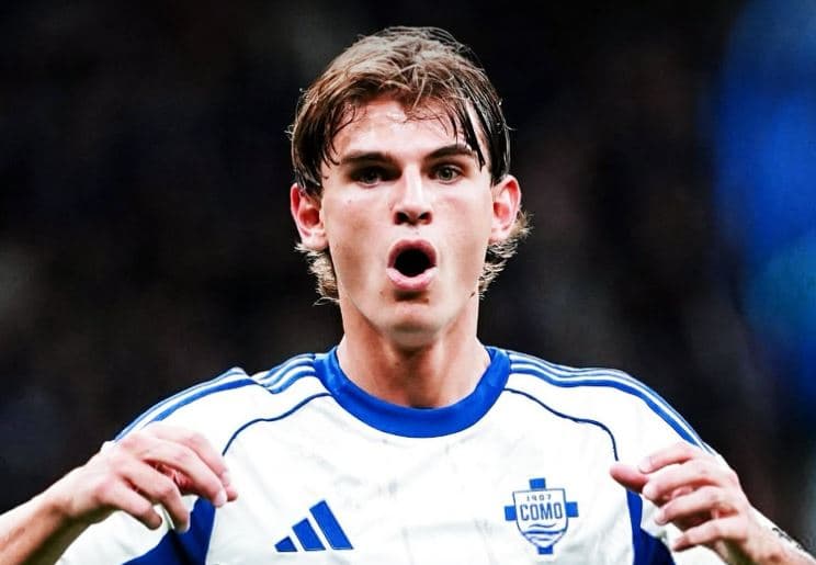 Nico Paz pritet të qëndrojë te Como, Mourinho nuk i garanton vendin e titullarit