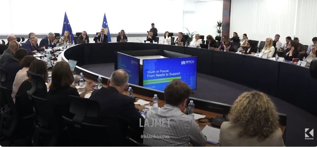 Qeveri-BE: Diskutohet ndikimi dhe ardhmja e rinisë (VIDEO)
