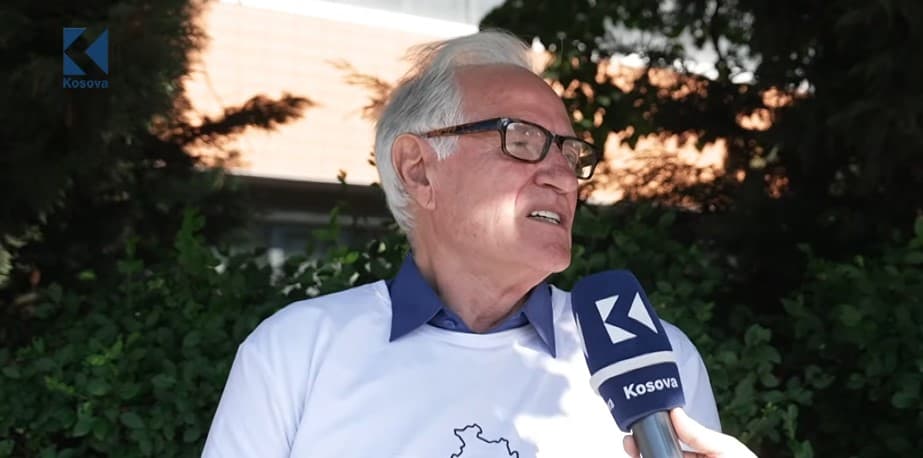 “43 vjet punë, vetëm 39 euro rritje pensioni”, rrëfimi i pensionistit që protestoi para Kuvendit