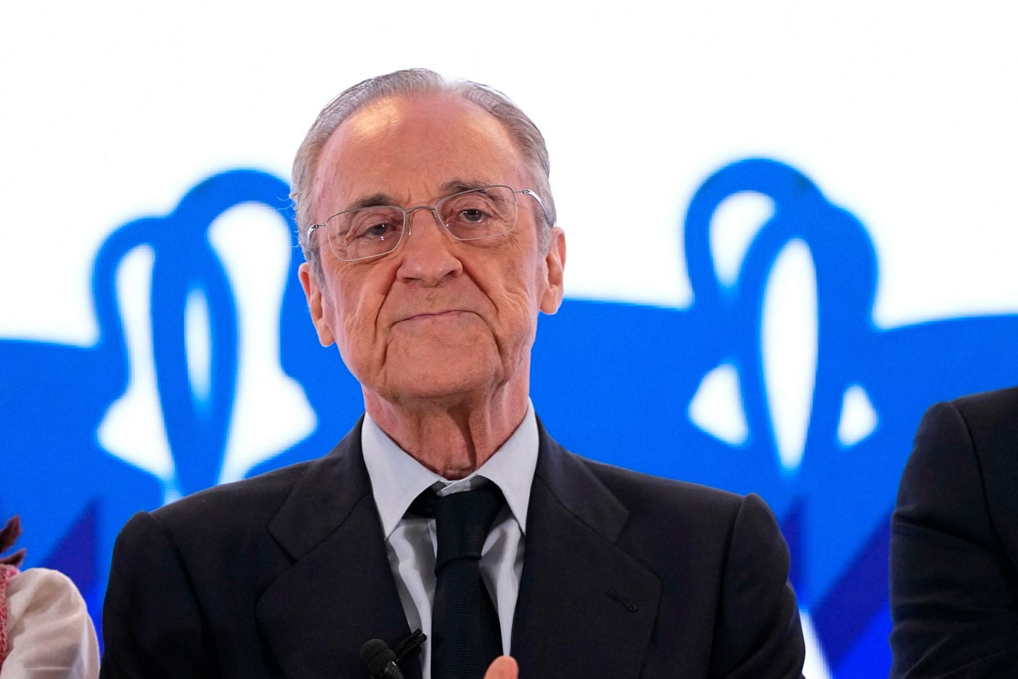 Real Madridi synon përforcim në mesfushë, por fillimisht duhet të shesë