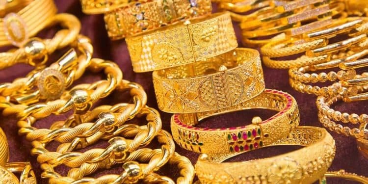 Çmimi i arit bie nën 4,000 dollarë për ons për herë të parë që nga nëntori i vitit 2025