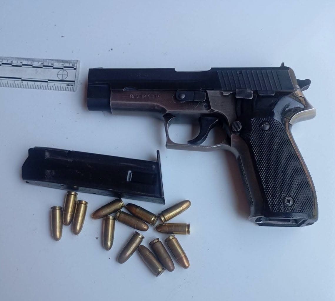 Arrestohet i dyshuari në Junik për armëmbajtje pa leje