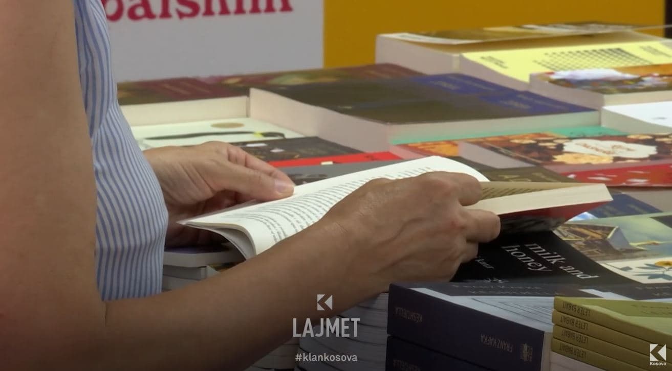 Mbyllet panairi: Katër ditë ‘feste’ të librit në Prishtinë (VIDEO)