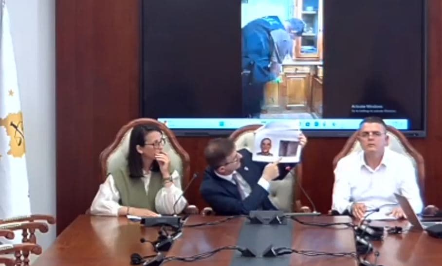Prokuroria tregon fotot e dy të dyshuarve nga rasti “Reçaku II”: U identifikuan përmes video-incizimeve të luftës