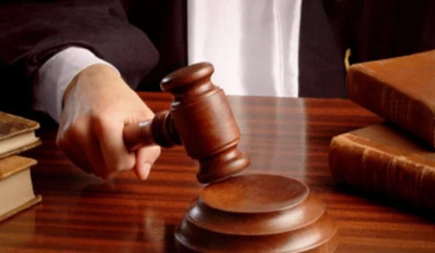 Ferizaj: Një vit burg për të akuzuarin që kanosi një person me sëpatë