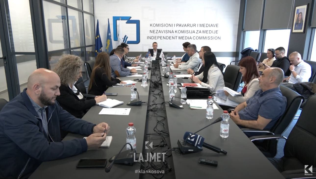 Dënimet e KPM-së: Presidentja e IFJ-së mbështet mediat kosovare (VIDEO)
