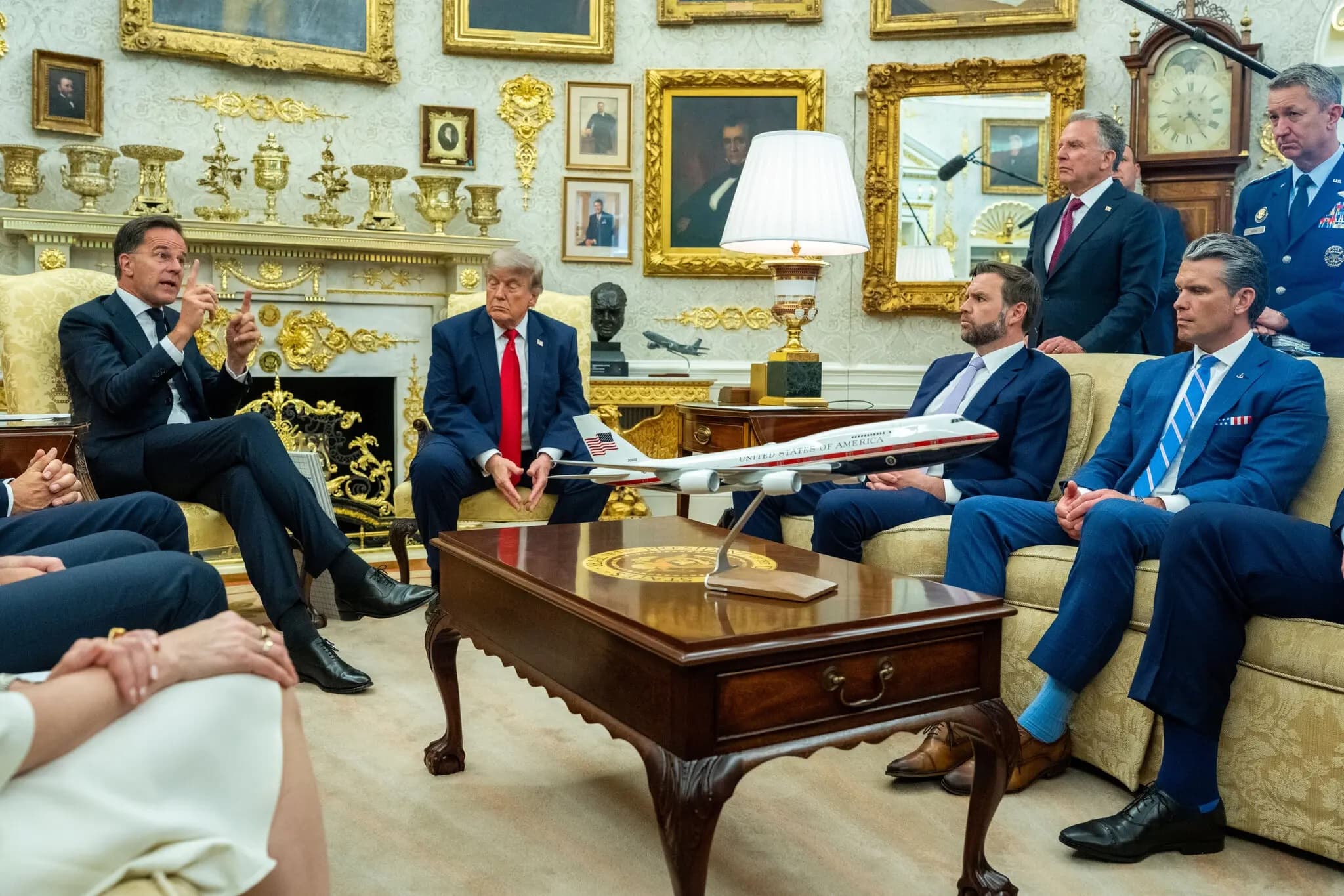 Rutte përpiqet ta bindë Trumpin për ruajtjen e NATO-s