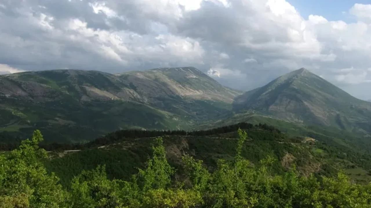 Tragjedi në Përmet: 68-vjeçari humb jetën pasi goditet nga rrufeja në malin Trebeshinë