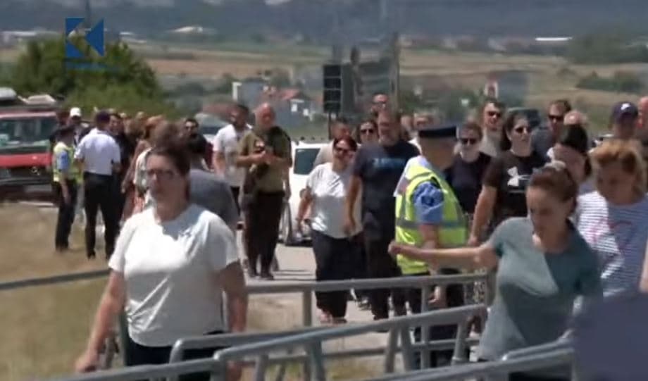 Përfundon "Vidovdani" në Gazimestan, serbët largohen nën kontrollin policor