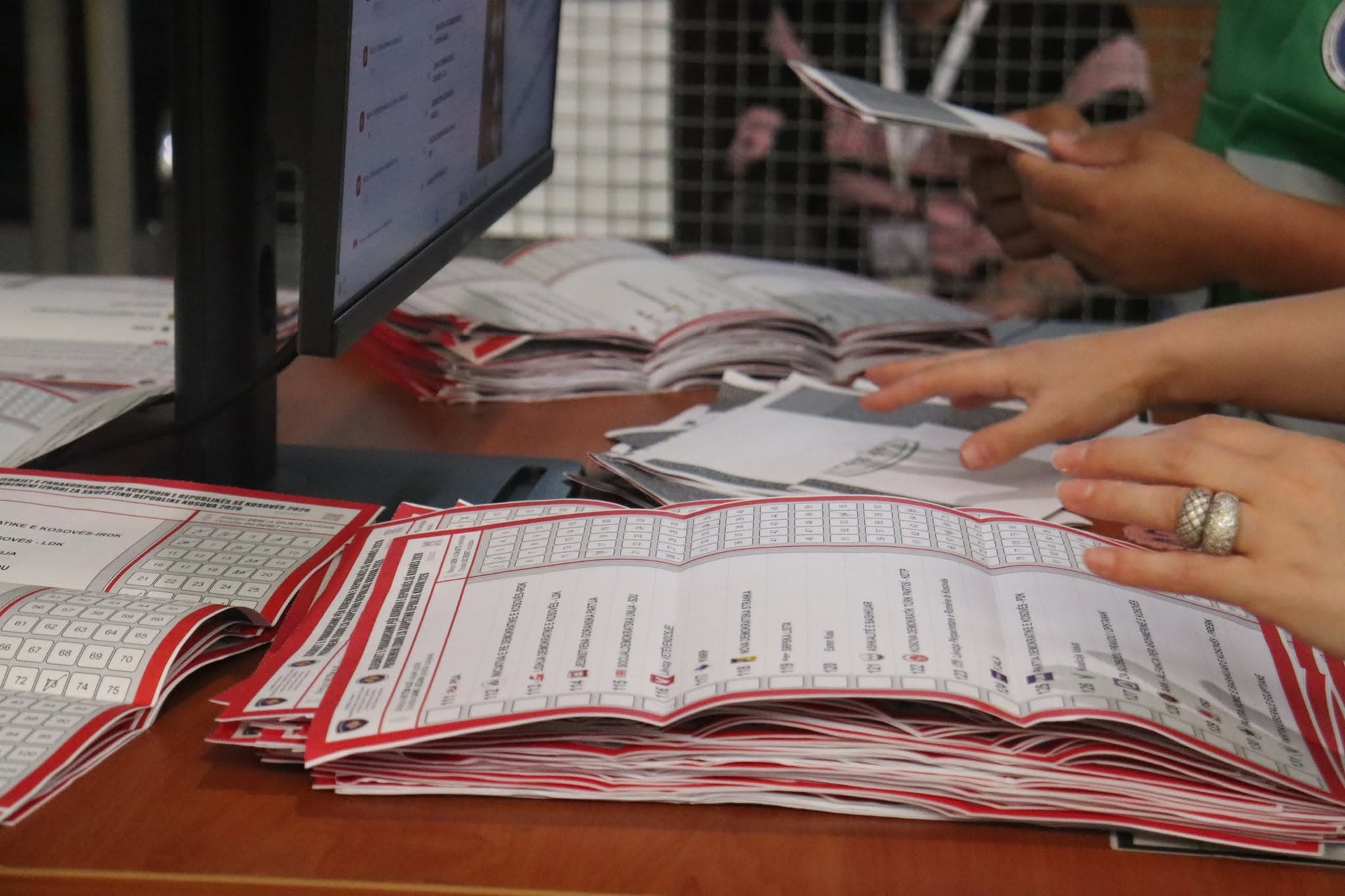 Numërimi i votave me postë, VV siguron edhe mandatin e 53-të, LDK bie në 18