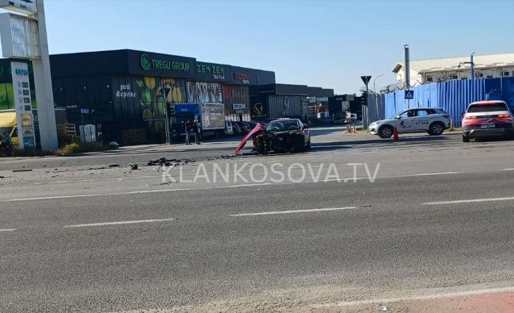 Tre të lënduar nga aksidenti i rëndë në rrugën Fushë Kosovë-Prishtinë
