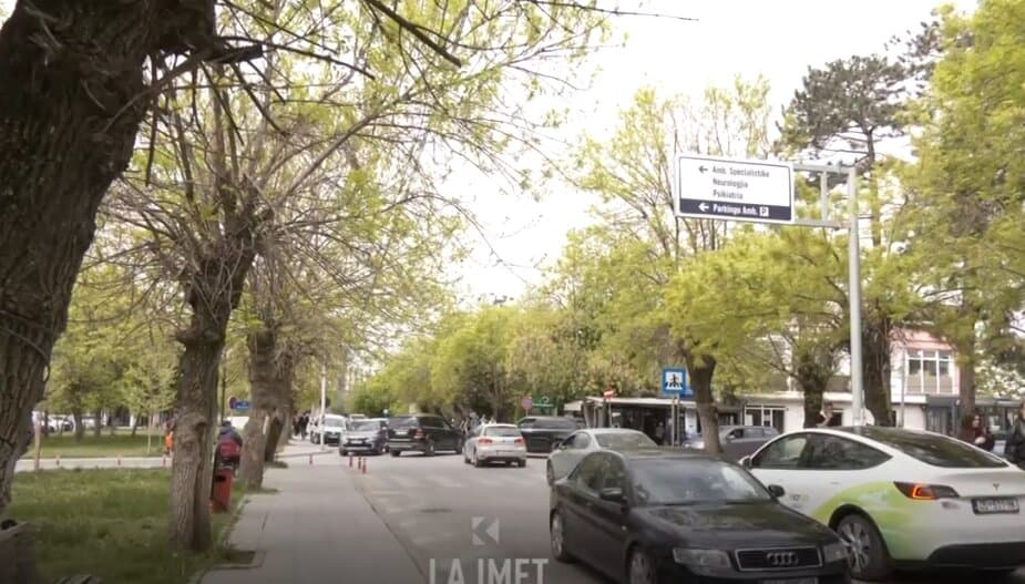Sigurimi në QKUK: Mbi 60 punëtorë u larguan nga puna (VIDEO)