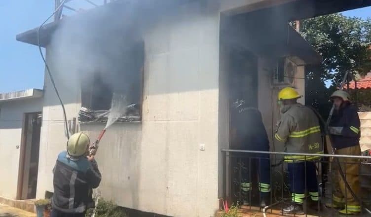 Flakët shkrumbojnë banesën në Krutje të Lushnjës
