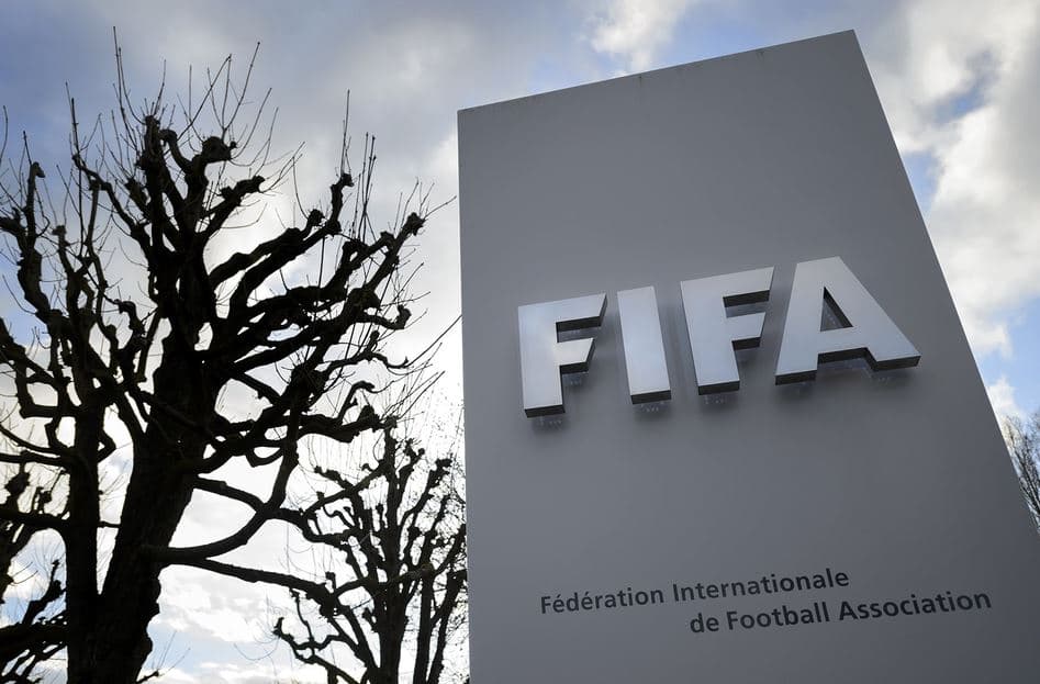 Tre vjet humbje, një vit "para me thasë" - Qysh e nxjerr Botërori FIFA-n në selamet?