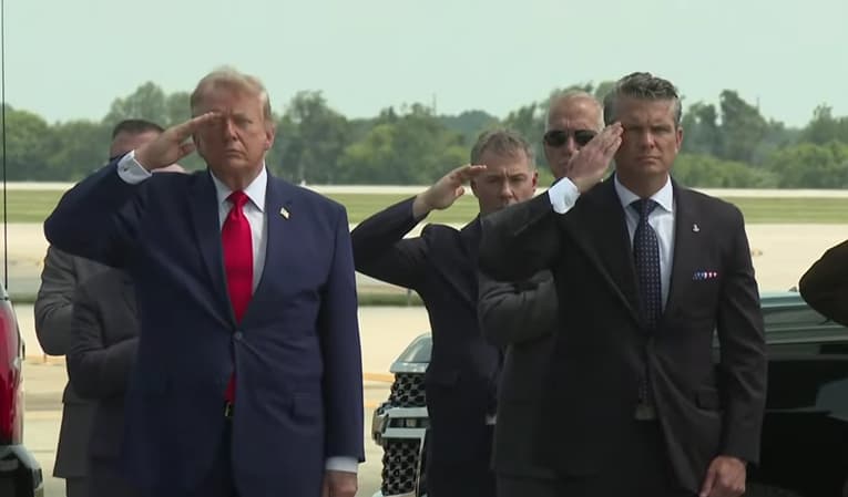 Trump mirëpret eshtrat e ushtarëve: Ata nuk donin që Irani të kishte armë bërthamore