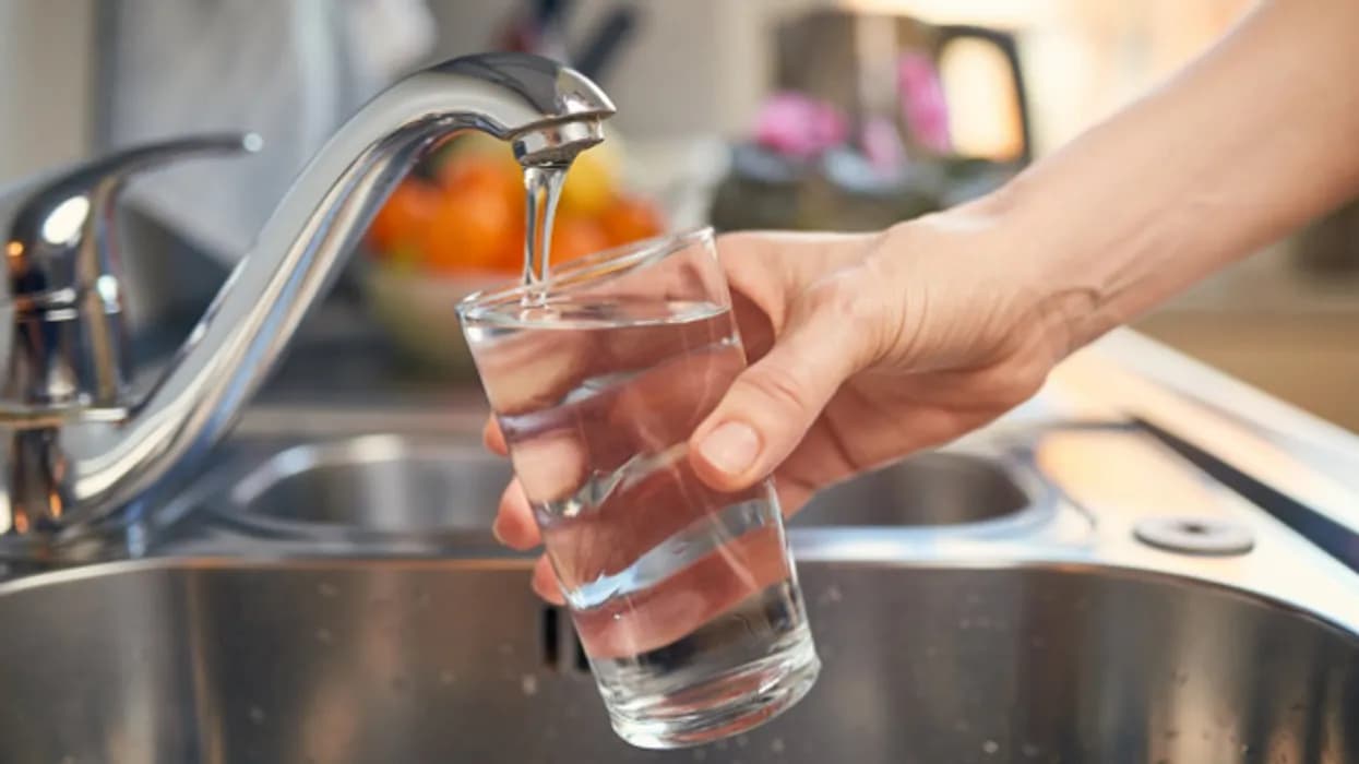 Banorët në një lagje të Prizrenit ankohen për shtypjen e ujit, Totaj: Është përgjegjësi e nivelit qendror