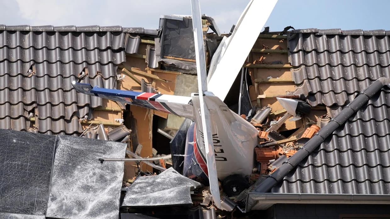 Aeroplani përplaset mbi shtëpinë e një familjeje në Gjermani, dy persona humbin jetën