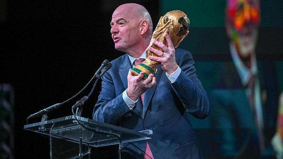 Përballë kritikave për kaos e viza, Infantino mbron “spektaklin” amerikan