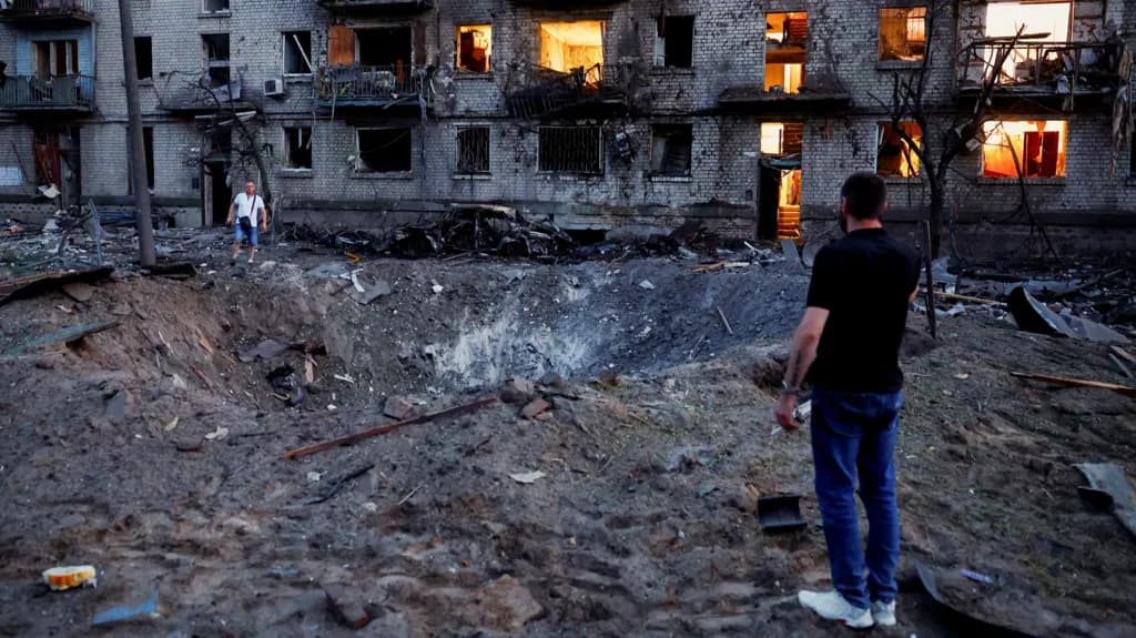 Të paktën 10 të vrarë në sulmet e mëdha me raketa dhe dronë rusë në Kiev