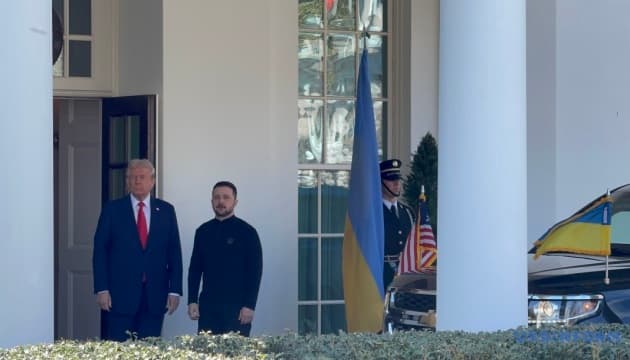 Zelensky arrin në Shtëpinë e Bardhë, pas pak takohet me Trumpin