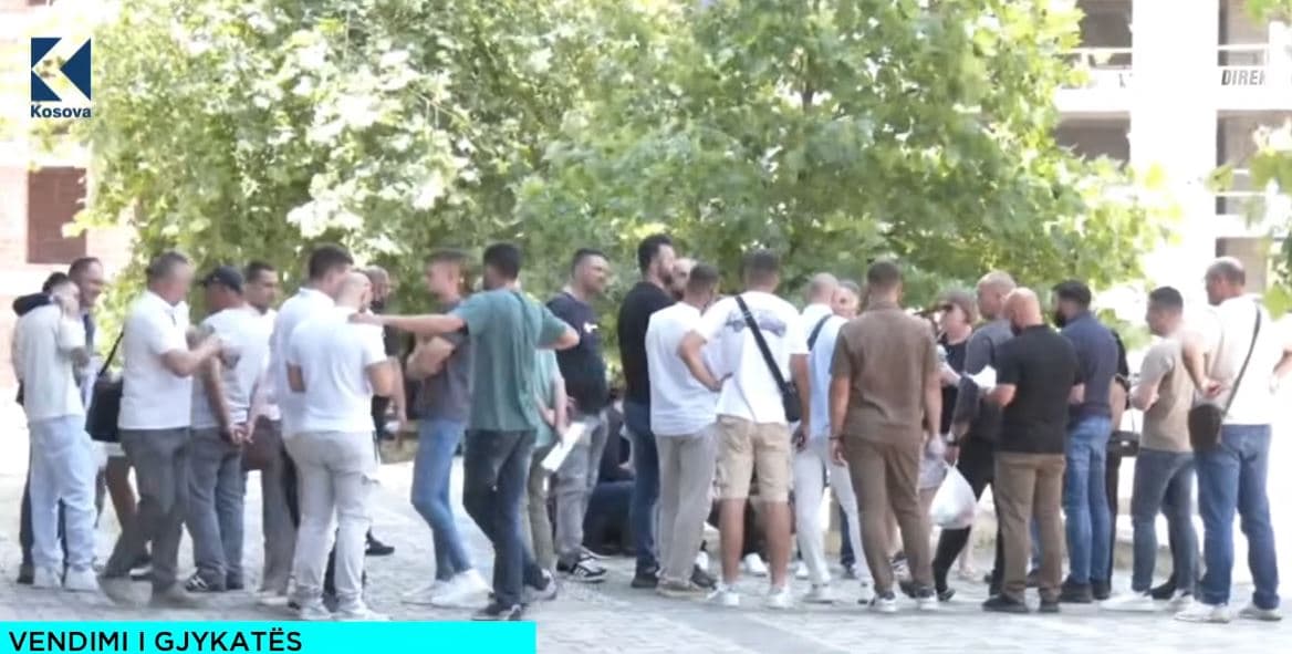 Të arrestuarve në Gazimestan u ndalohet hyrja në Kosovë, gjykata shqipton edhe gjoba (VIDEO)