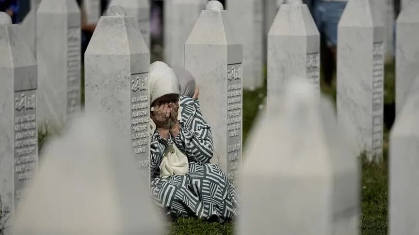 Kanadaja përkujton viktimat e gjenocidit të Srebrenicës, bën thirrje për përgjegjësi
