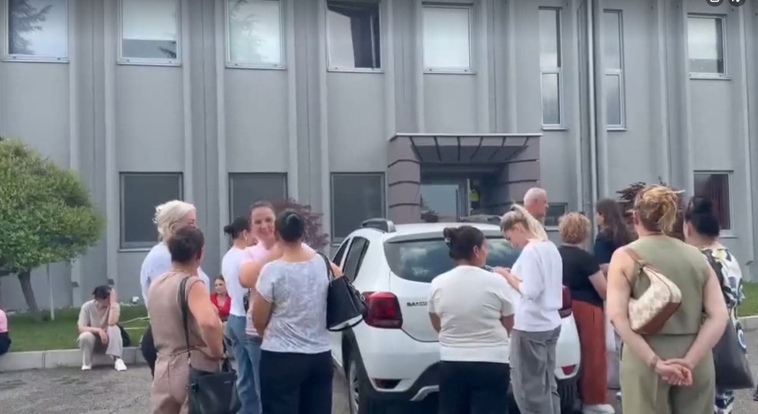 Komuna e Istogut e shqetësuar për mbylljen e "Vitës": Goditje e rëndë për ekonominë, punëtorët e fermerët