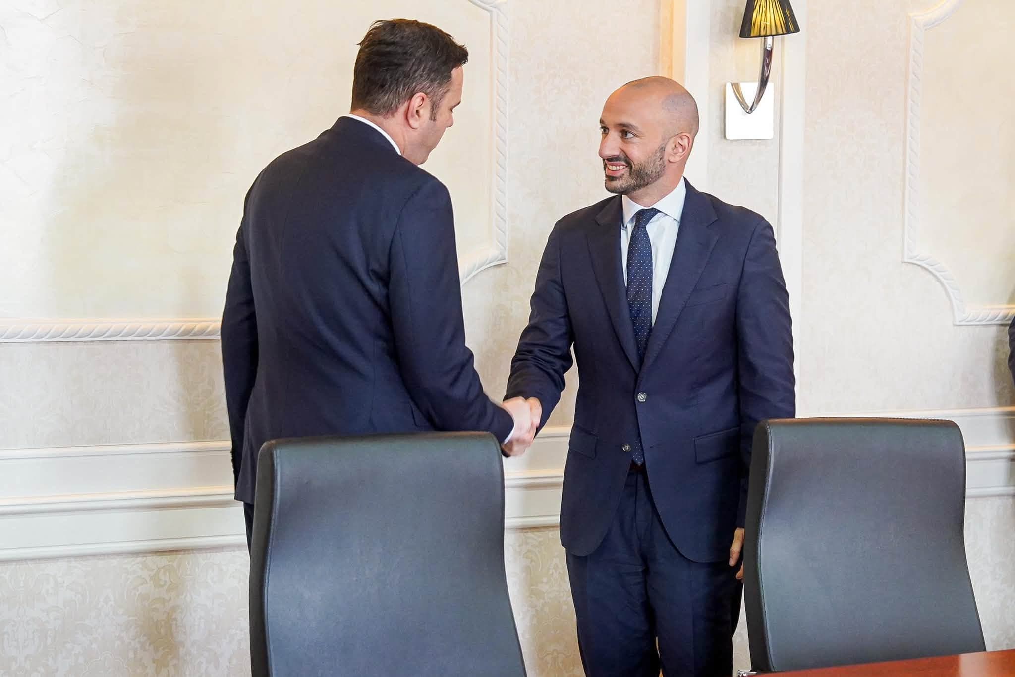 Abdixhiku pas takimit me ministrin francez: Stabiliteti institucional, kyç për rrugën evropiane të Kosovës