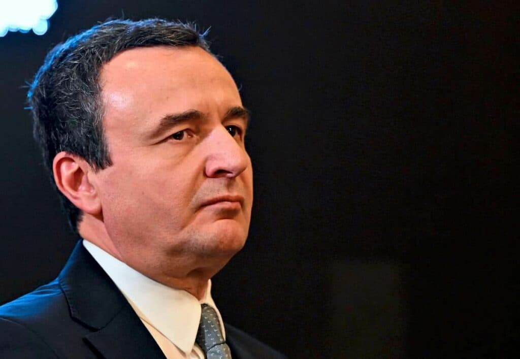Kurti del e krekoset: Me qeverinë tonë, kemi trefishim të pagës minimale